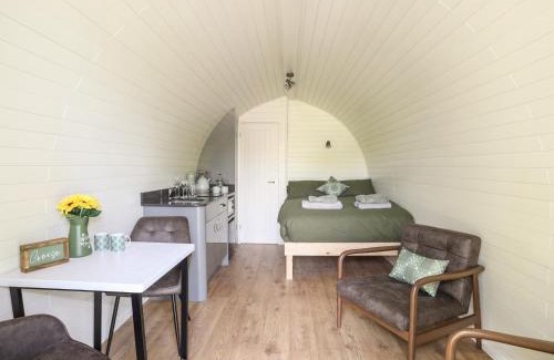 Dinas Casa | Tyddyn Parthle Pod 1