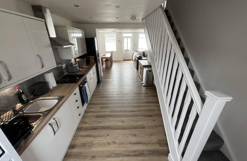 Merthyr Tydfil Casa | Tydfil Retreat - 3 Bedroom Cozy House