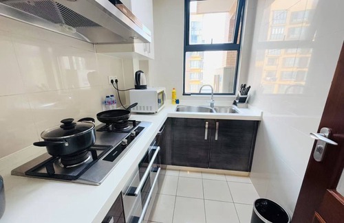 Changning Apartamento | Tyms 2BR with Kitchen 5min to Metro