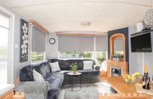 Penisarwaun Casa | Tyn Clwt