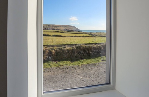 Llanengan Cabaña | TYN DON, pet friendly, character holiday cottage in Abersoch