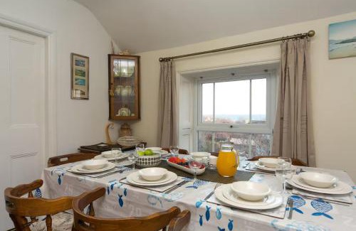 Moelfre Casa | Tyn Lon, Moelfre, A Traditional Welsh Home By The Coast Pass the Keys