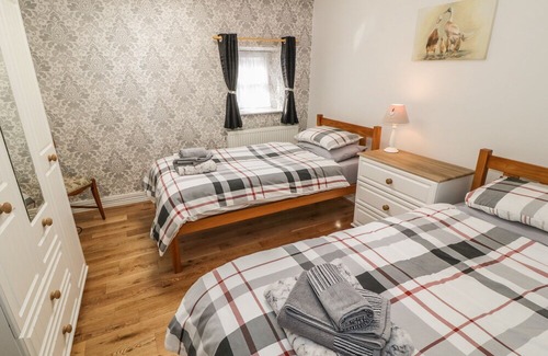 Brynsiencyn Casa | Tyn Y Giat, BRYNSIENCYN