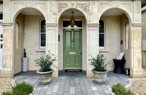 Bath Casa | Tyndall Villa Boutique B&B
