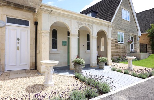 Bath Casa | Tyndall Villa Boutique B&B