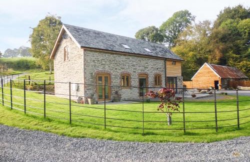 Llanbadarn Fynydd Casa | Tynddol Barn