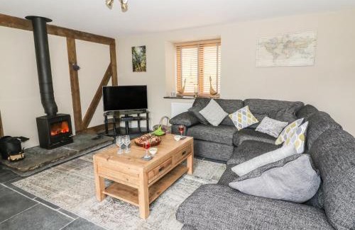 Llanbadarn Fynydd Casa | Tynddol Barn