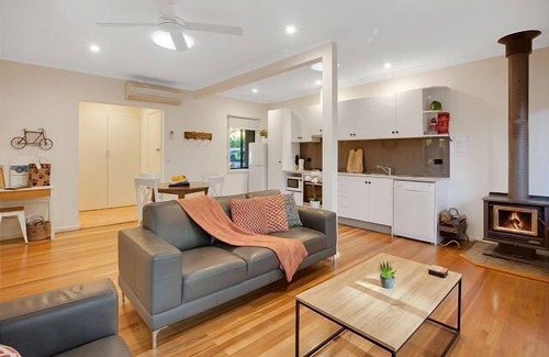 Bright Apartamento | Tyntynder Garden Cottage 2