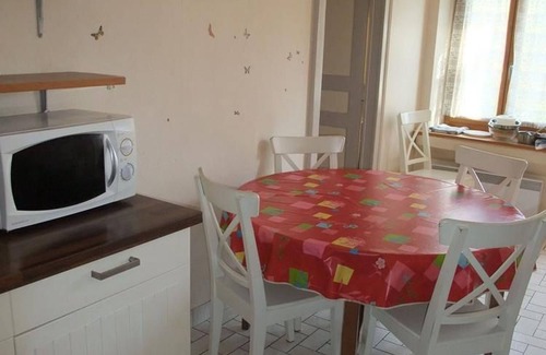 Fougerolles Cabaña | Casa típica tranquila con chimenea y garaje