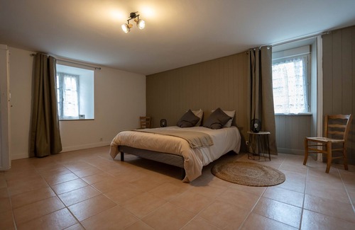 Saint-Aignan Casa | typical Breton house with large garden near lake guerlédan