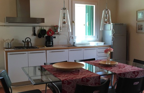Castegnero Cabaña | CASA TIPICA EN LAS COLINAS BERICAS -Villa Dolina-