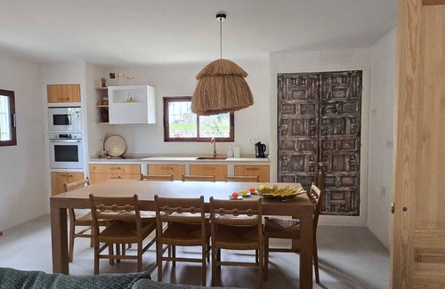 Cunit Casa | Typical ibiza-style family villa with large swimming pool 15 mn from Sitges