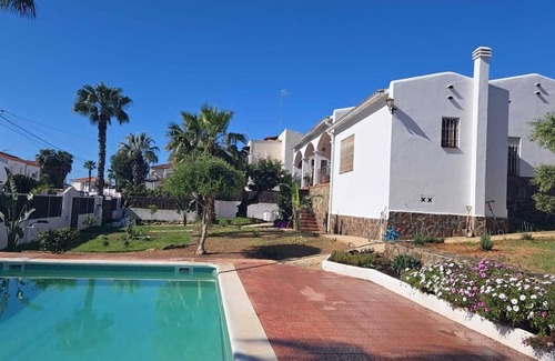 Cunit Casa | Typical ibiza-style family villa with large swimming pool 15 mn from Sitges