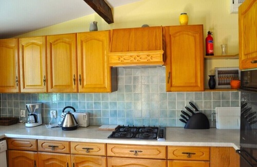 Anglars-Nozac Casa | Typical Lotoise house set in lush greenery with private pool.