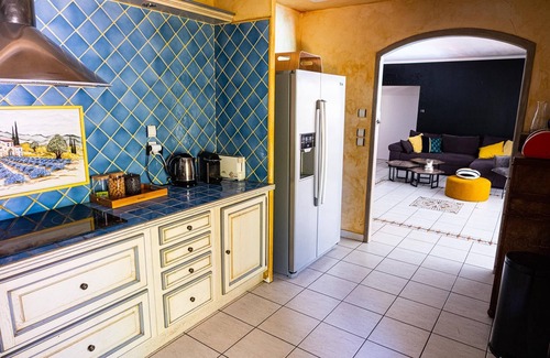 Manosque Villa | tranquila casa de campo con piscina privada atípica.