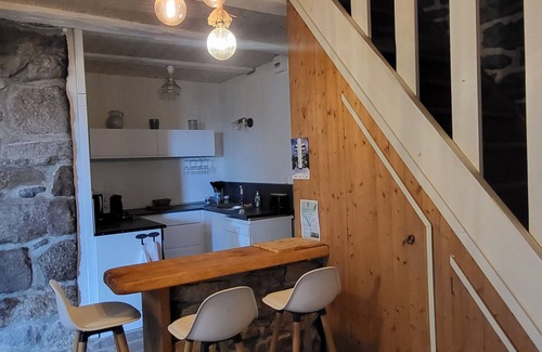 Le Beage Casa | Typical restored farmhouse overlooking the Ardèche mountains