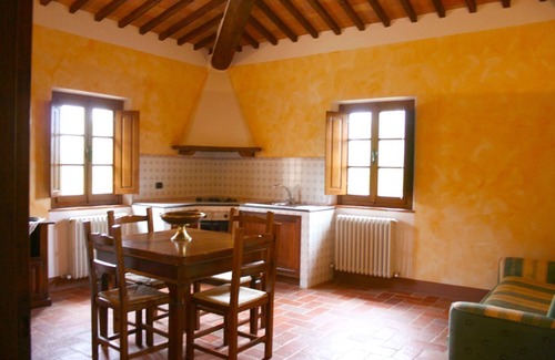 Montepulciano Villa | Villa de piedra con jardín privado y piscina, internet wi-fi. Tranquilo y panoramico. Montepulcia