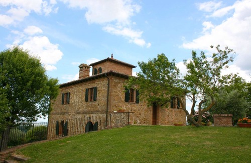 Montepulciano Villa | Villa de piedra con jardín privado y piscina, internet wi-fi. Tranquilo y panoramico. Montepulcia