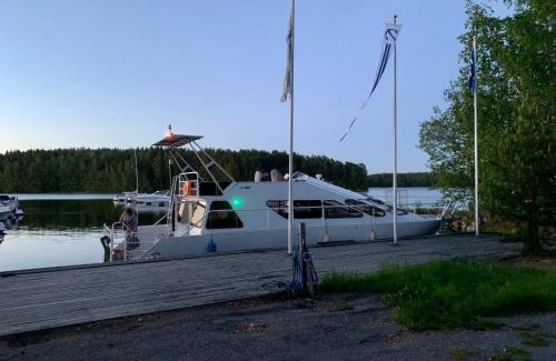 Vaaksy Alquiler De Eote | Tyylikäs jahti Vääksyn kanavan lähellä