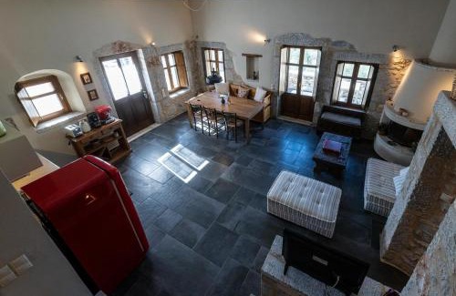 Riglia Casa | Tzokeika Traditional Settlement