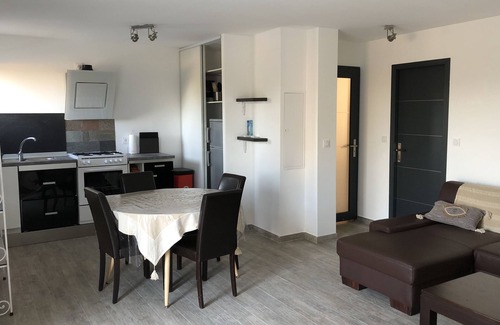Aleria Apartamento | U PRIMU - Spacious, quiet apartment Aléria
