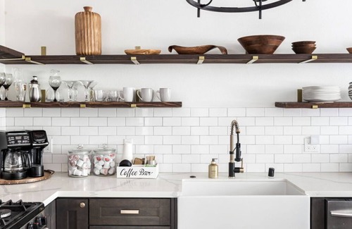 Rainbow CDP Casa | Uber to Wineries/Weddings+ PUPS! +mountain escape