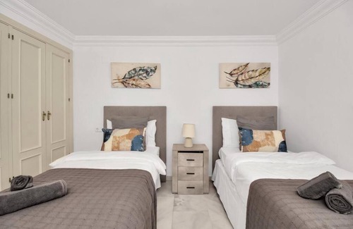 Nueva Andalucia Apartamento | Ubicación y vistas panorámicas en Nueva Andalucía - MAGNA MARBELLA 108