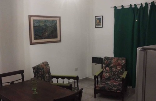 San Antonio de Areco Apartamento | UBICADA EN UN BARRIO TRANQUILO , CERCA DE LA UNIVERSIDAD, LA ESCUELA DE MUSICA