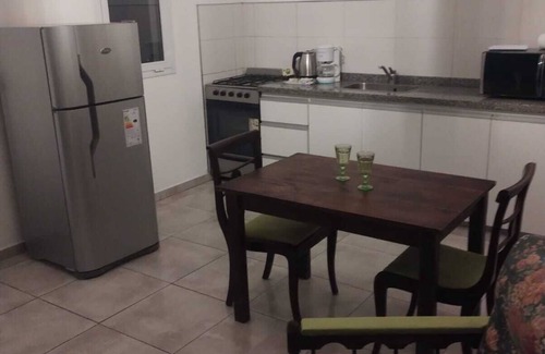 San Antonio de Areco Apartamento | UBICADA EN UN BARRIO TRANQUILO , CERCA DE LA UNIVERSIDAD, LA ESCUELA DE MUSICA