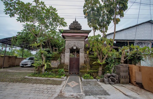 Kedewatan Villa | Ubud Paras Villa