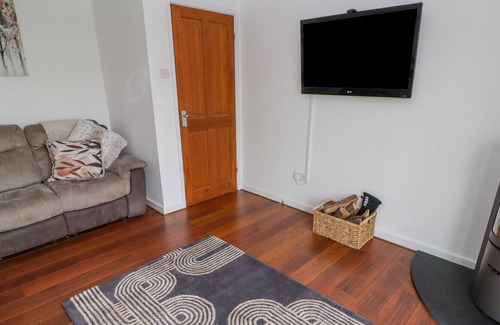 Llanfyrnach Cabaña | UCHELDIR, pet friendly, country holiday cottage in Llanfyrnach