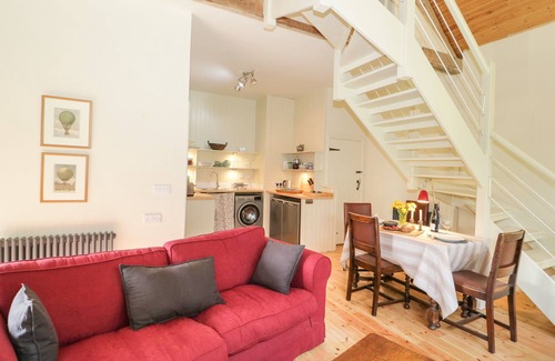 Corwen Cabaña | UCHELDREF, pet friendly, character holiday cottage in Corwen