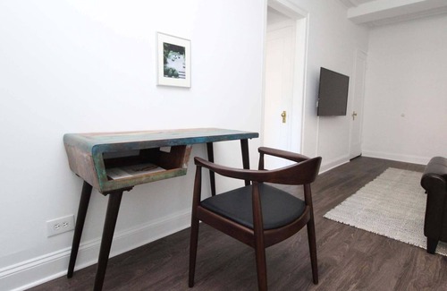 East Hyde Park Apartamento | UChicago, Shops + Eats, Lake | Gym + W&D | Zencity