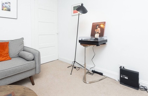 East Hyde Park Apartamento | UChicago, Shops + Eats, Lake | Gym + W&D | Zencity