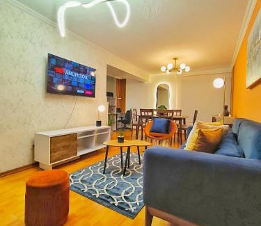 Quito Apartamento | Udla Apartamento para 6 personas frente al Mall Riocentro