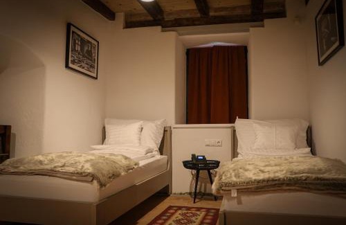 Cristuru Secuiesc Cama Y Desayuno | Ugron Castle Fiatfalva