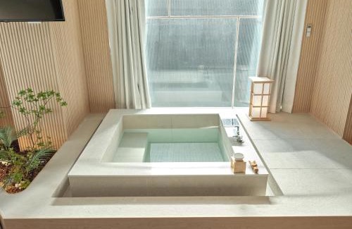 Sogong-dong Hotel | UH Suite Seoul Square