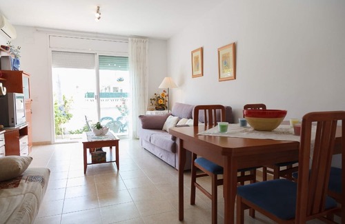 Miami Platja Chalet De Esquí | UHC CASA L'ESCALA · FAMILIAR· ZONA TRANQUILA · PISCINA COMUNITARIA