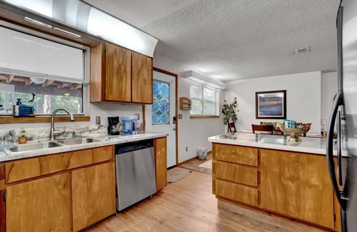 Eustis Casa | Ranch Home w Games Hot Tub and Beautiful Scenery