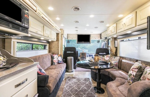 Heide Apartamento | Uhse Ami Wohnmobil mit Erker