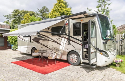 Heide Apartamento | Uhse Ami Wohnmobil mit Erker