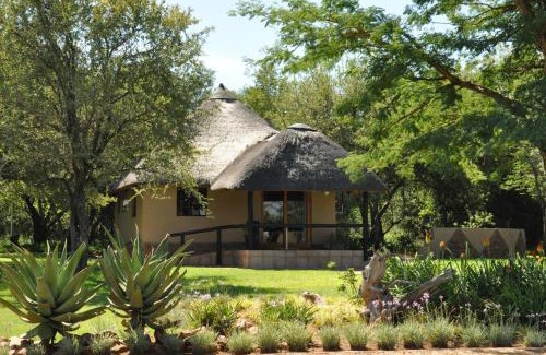 Madibeng Cabina | Ukutula Lion Lodge
