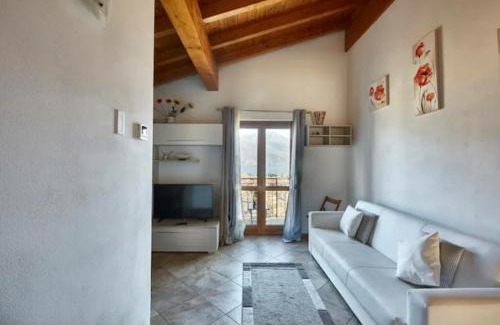 Dongo Apartamento | Ulivi on the Lake