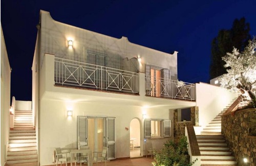 Villammare Apartamento | Ulivo Apartment in the Residence le Ruve Bianche with swimming pool and private beach
