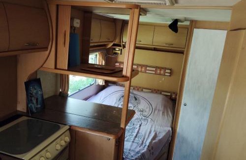 Lagos Casa | Uljanas caravana for 2 with view of the rescued horses