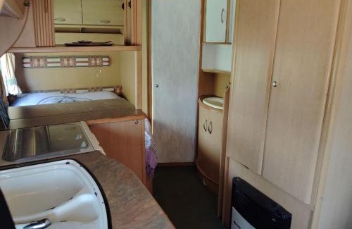 Lagos Casa | Uljanas caravana for 2 with view of the rescued horses