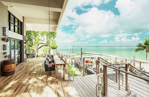 Rock Harbor Complejo | Ultimate Beach Getaway! Outdoor Pool, Pets Allowed, Beach Access!