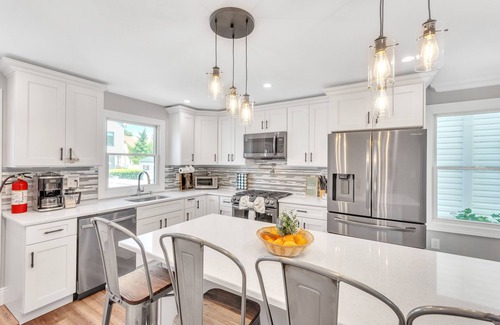 Lake Como Casa | Ultimate Belmar Beach Getaway - Sleeps 10 by RedAwning