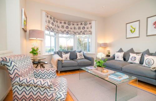 Kingsbridge Casa | Ultimate Coastal Luxury - 5 Bed, Spacious, Parking, Hot Tub