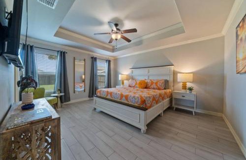Flour Bluff Casa | Ultimate Comfort & Relaxation- Palm Family Oasis